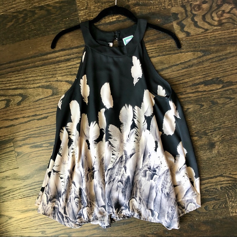 Feathered Top